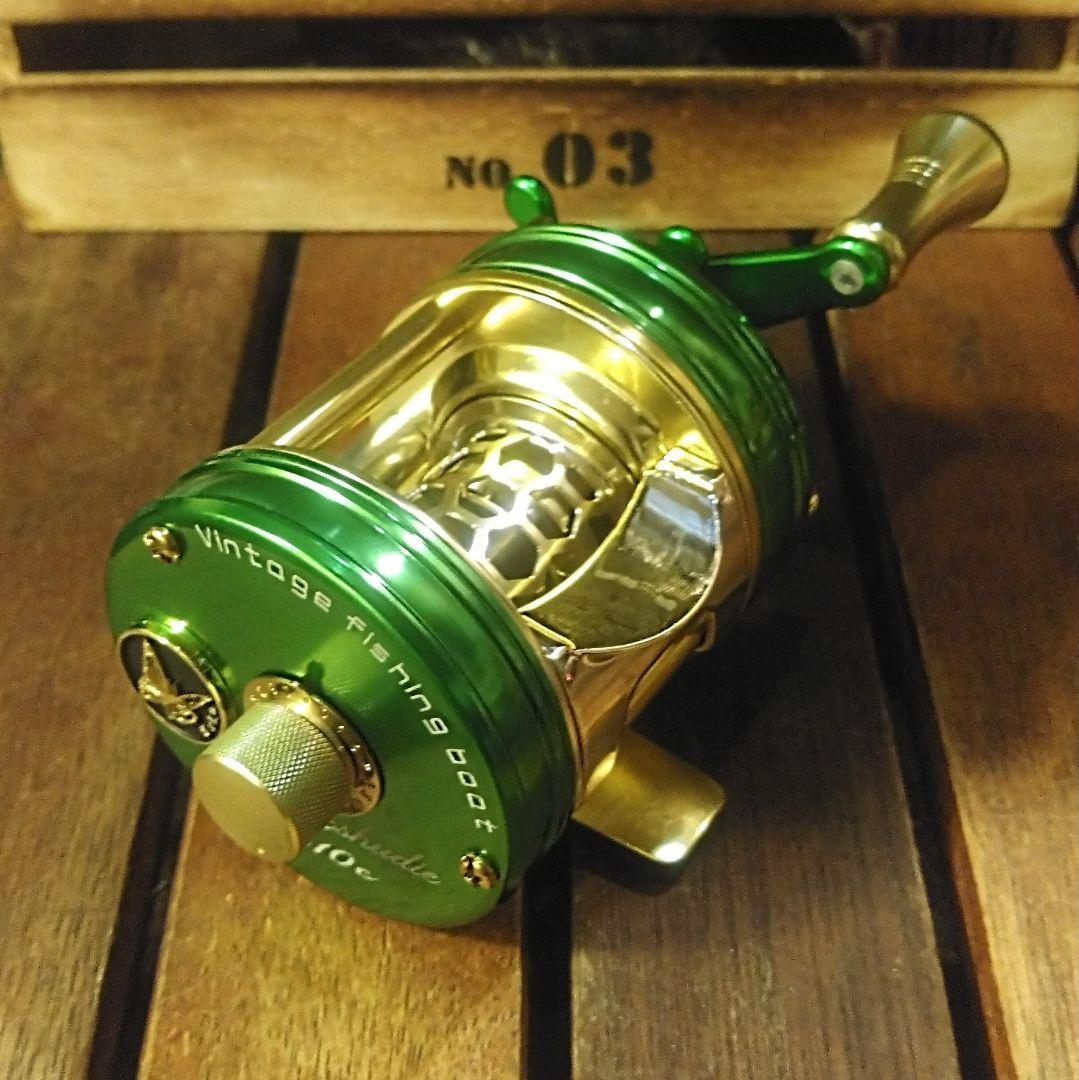 丸型ベイトリール BULS1510C 右ハンドル グリーン・ゴールド