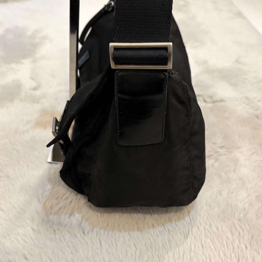 ✨美品✨プラダ ショルダーバッグ 三角ロゴ ナイロン ブラック メッセンジャー