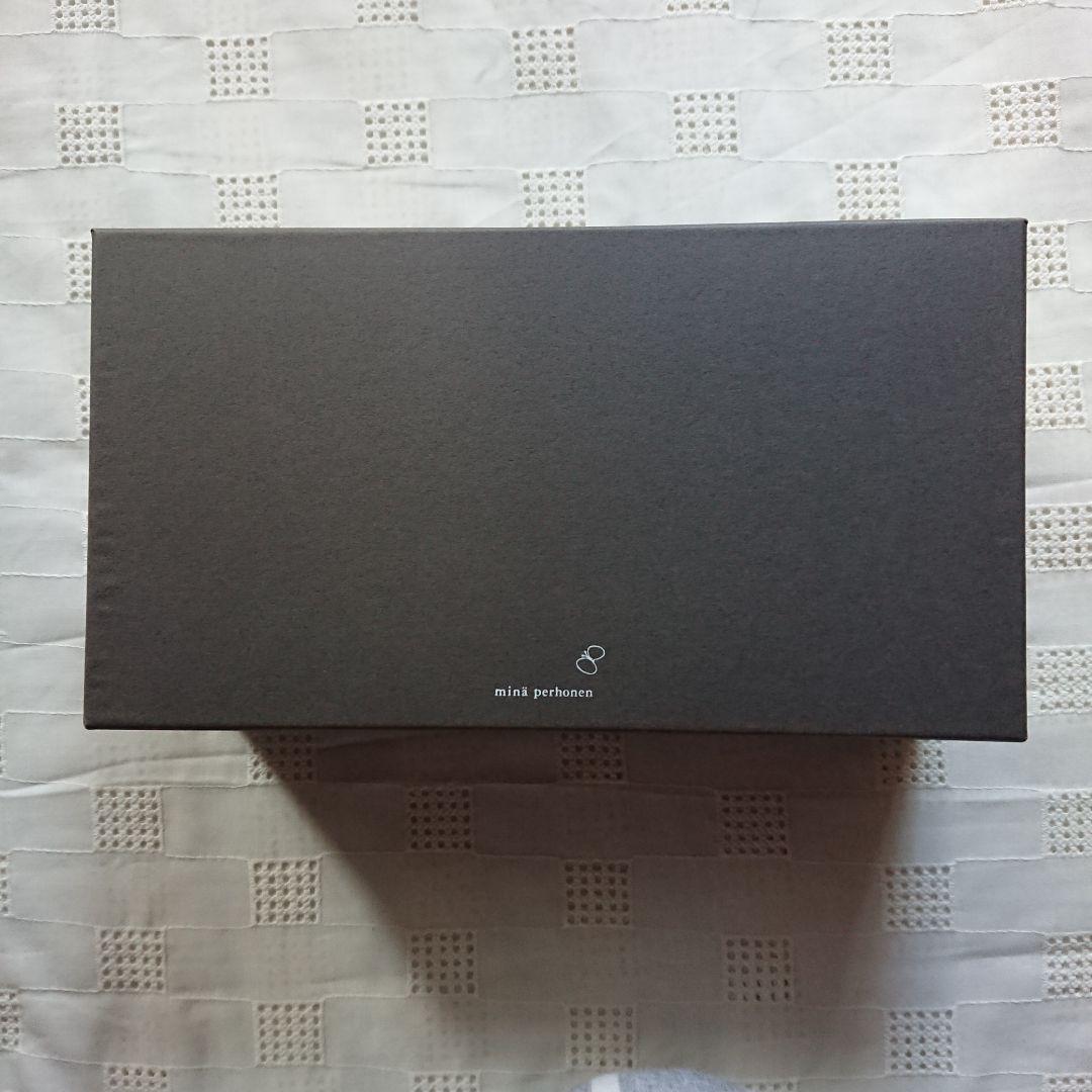 【新品未使用】ミナペルホネン レッド トングサンダル 23cm