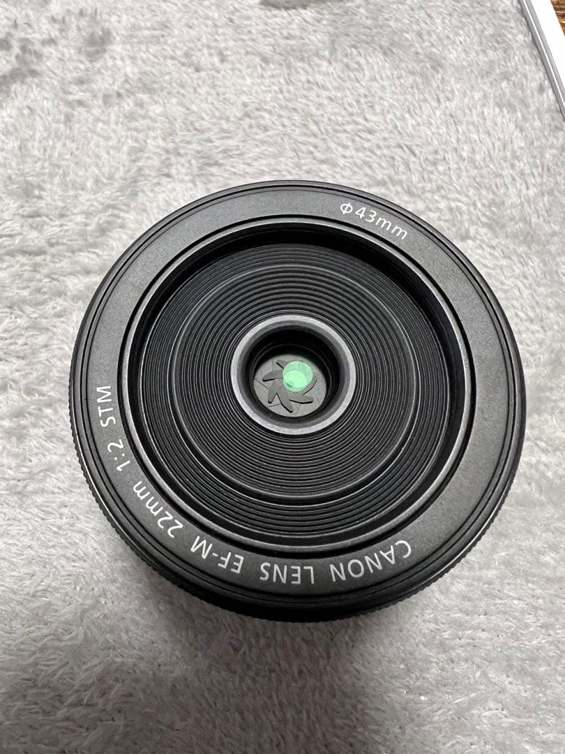 Canon製　EOS M ダブルレンズキット　ブラック