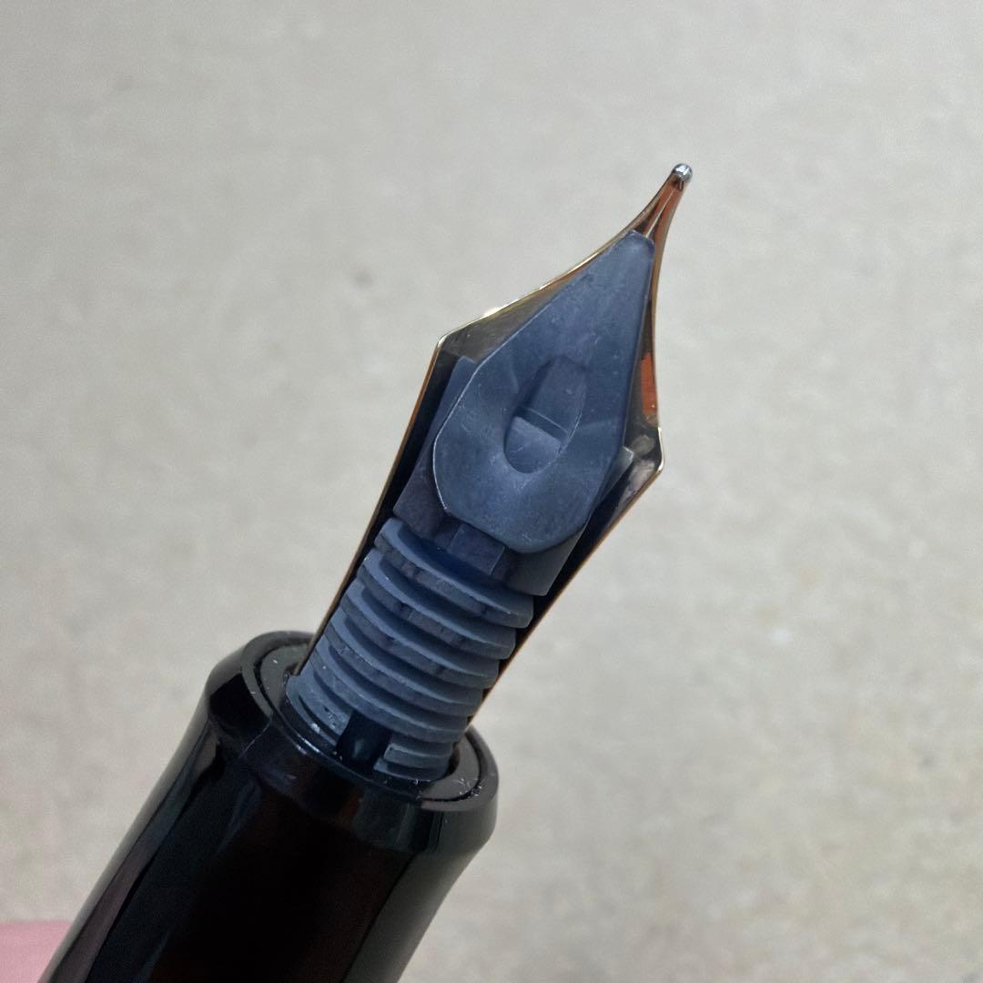 新品 PILOT パイロット Custom カスタム 742 万年筆 SM 黒