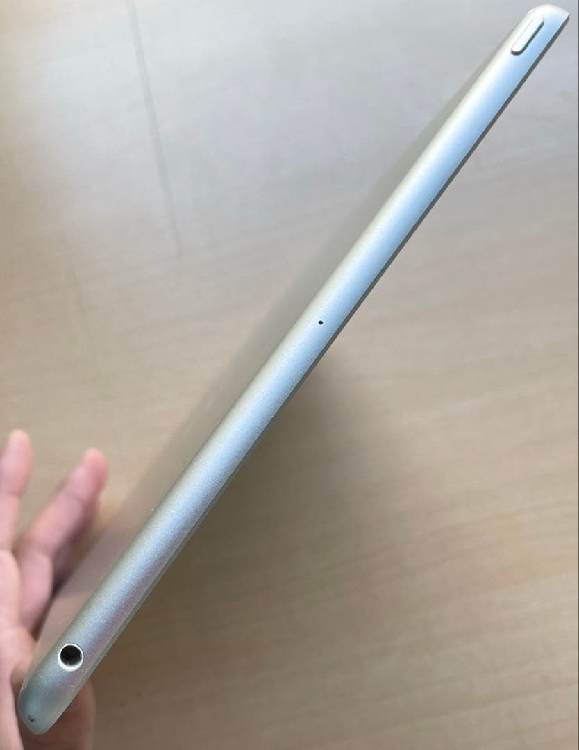 iPad 第7世代　A2197 Wi-Fiモデル　シルバー　32GB 美品