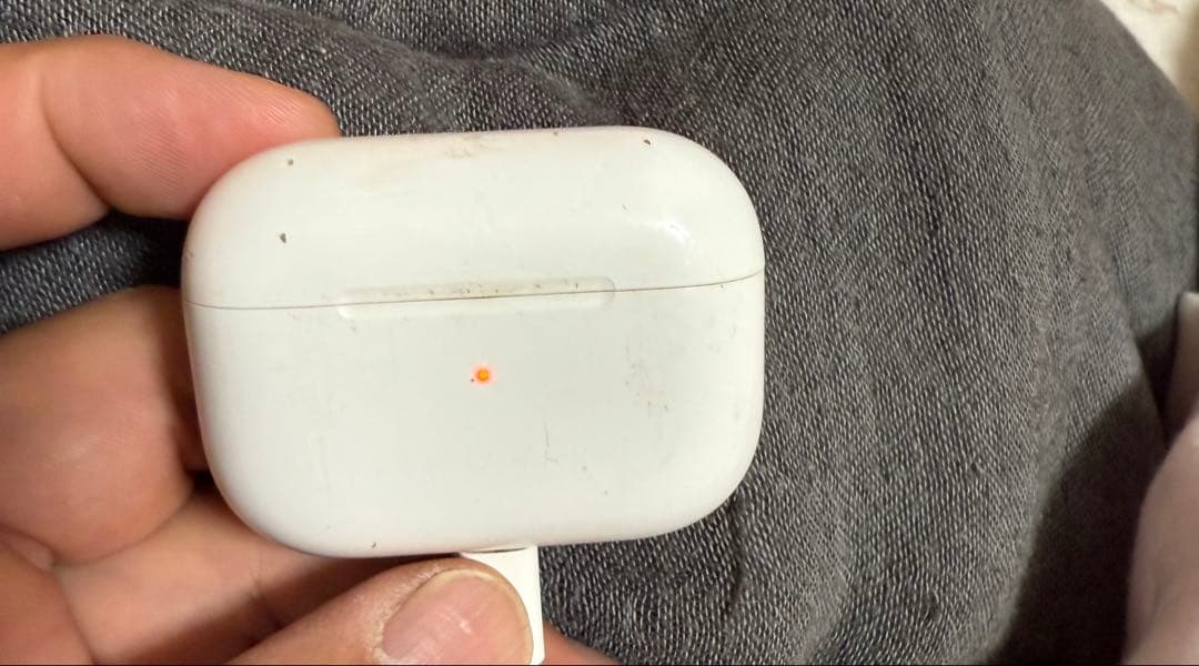 AirPods本体 使用感あり