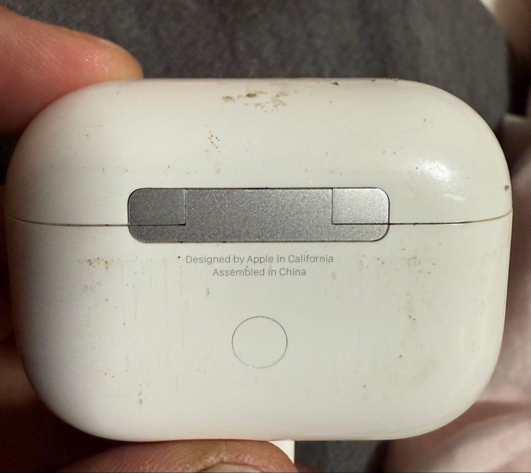 AirPods本体 使用感あり