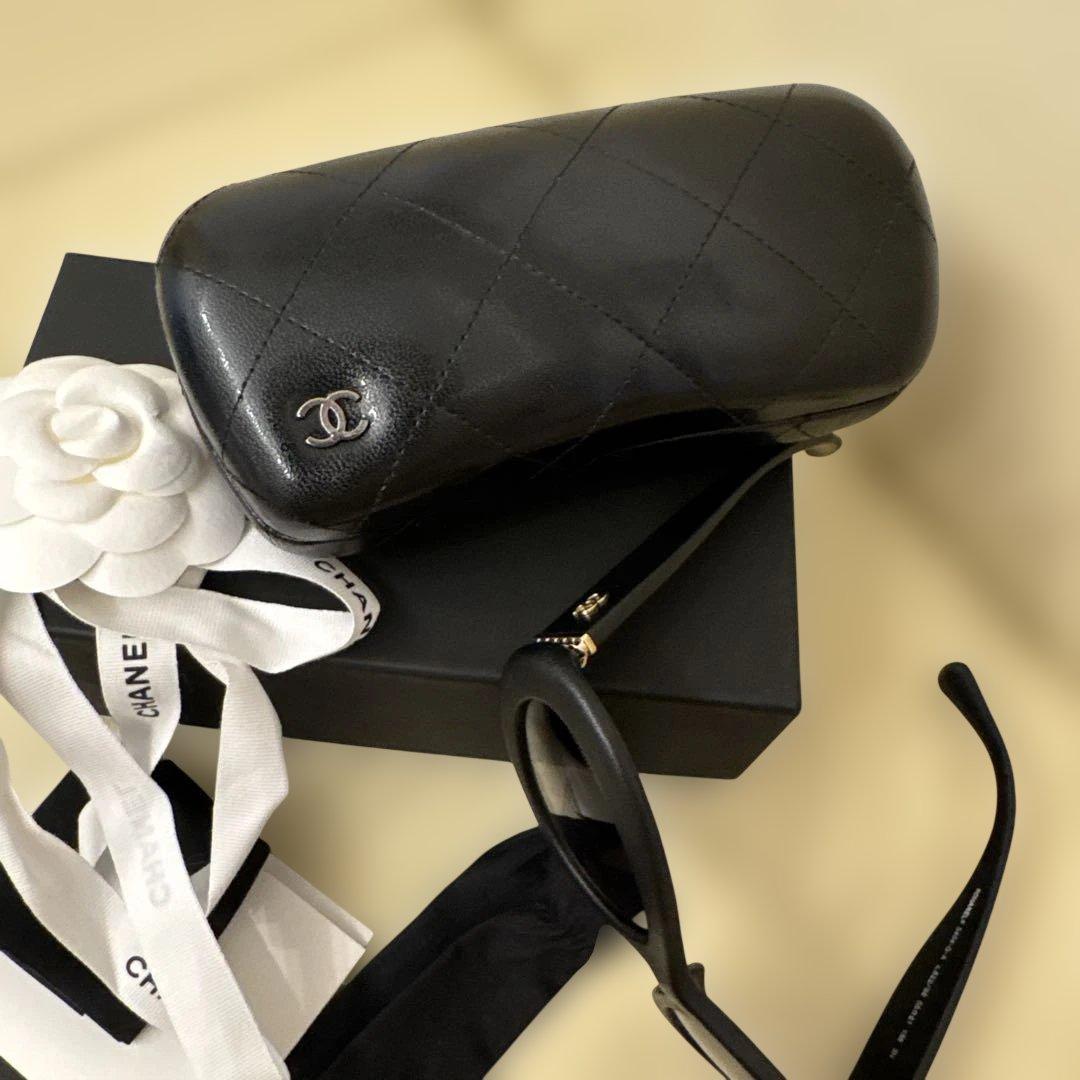 【超貴重】CHANEL ブラックレザー　サングラス
