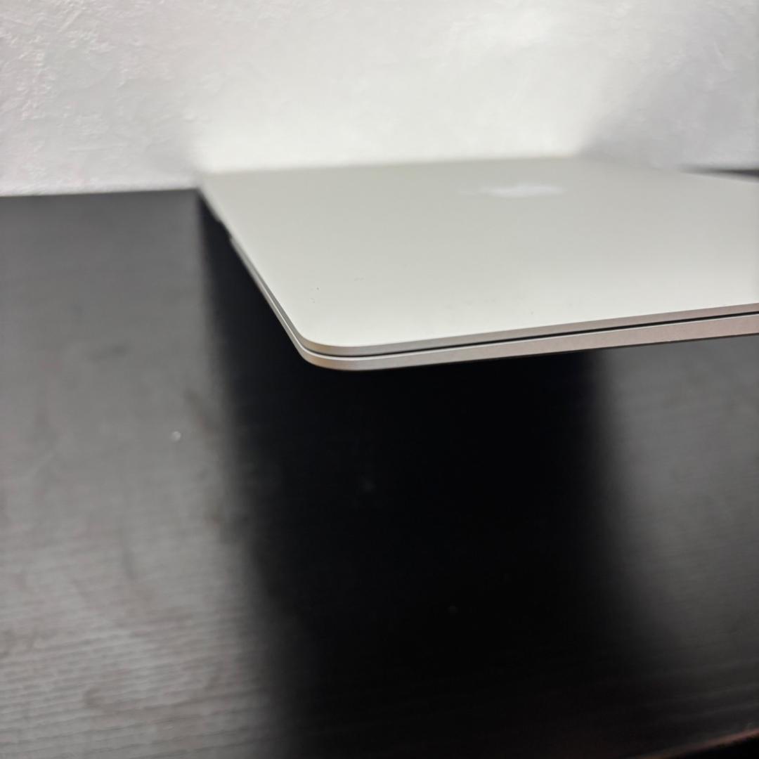 【美品】 MacBook Air 13インチ M1 2020年製 A2337