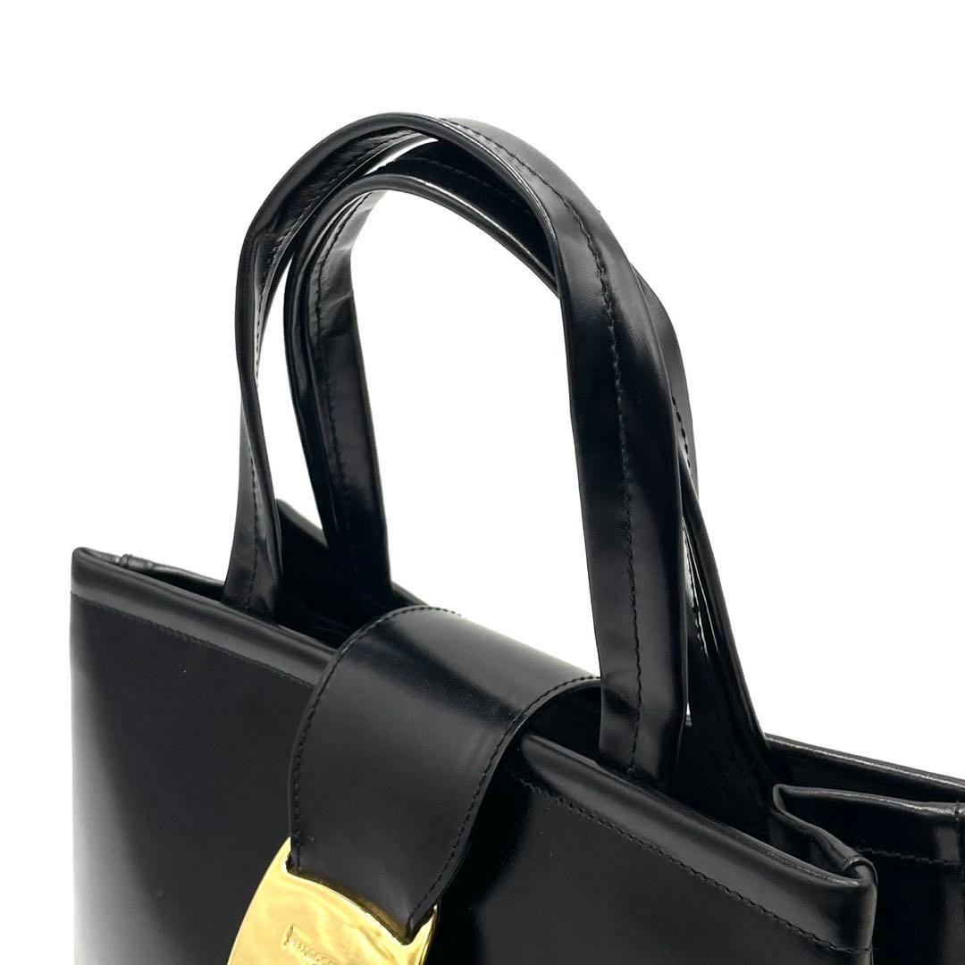 超極美品● フェラガモ ハンドバッグ ヴァラリボン 金具 ブラック レザー