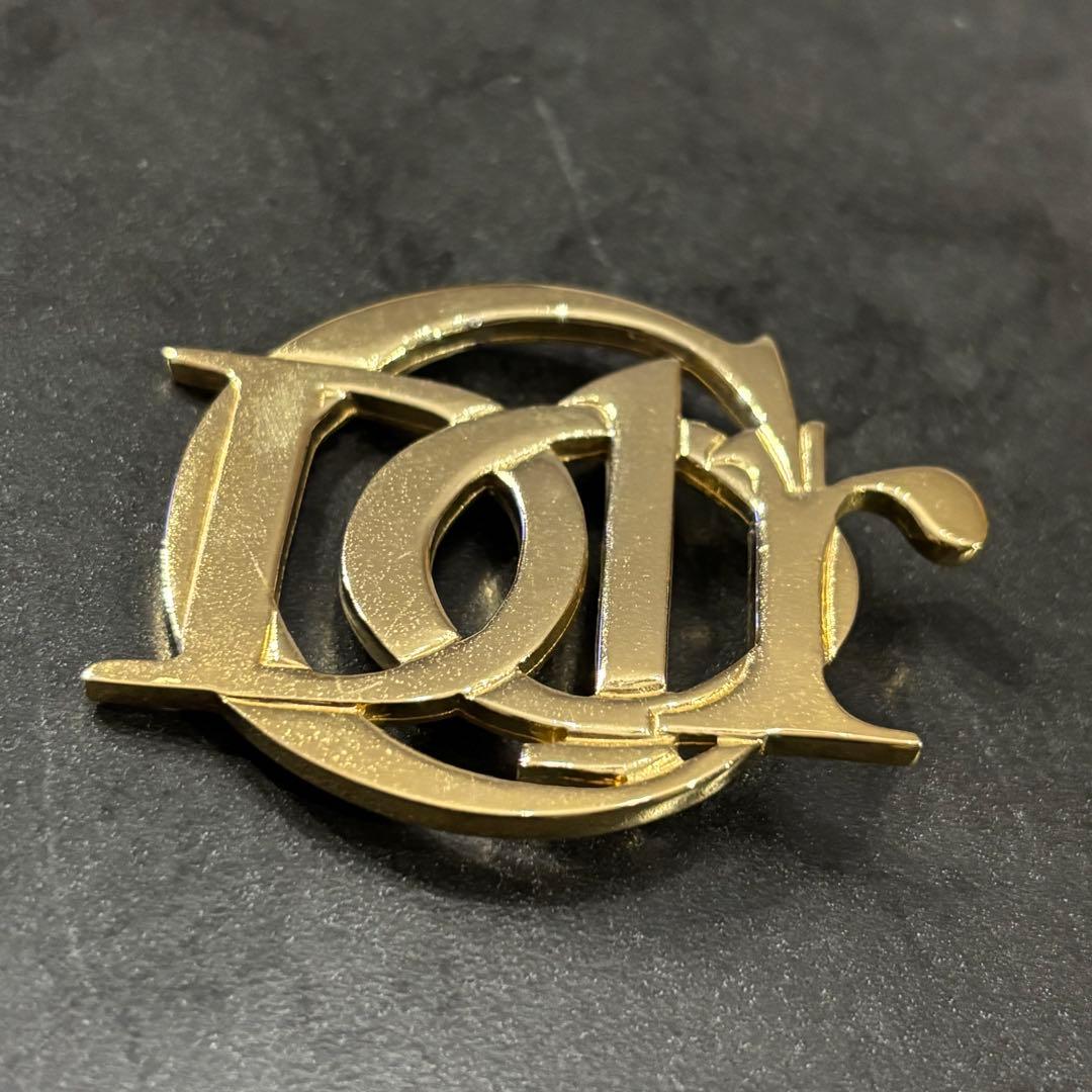 christian dior ブローチ　ゴールド　ロゴ