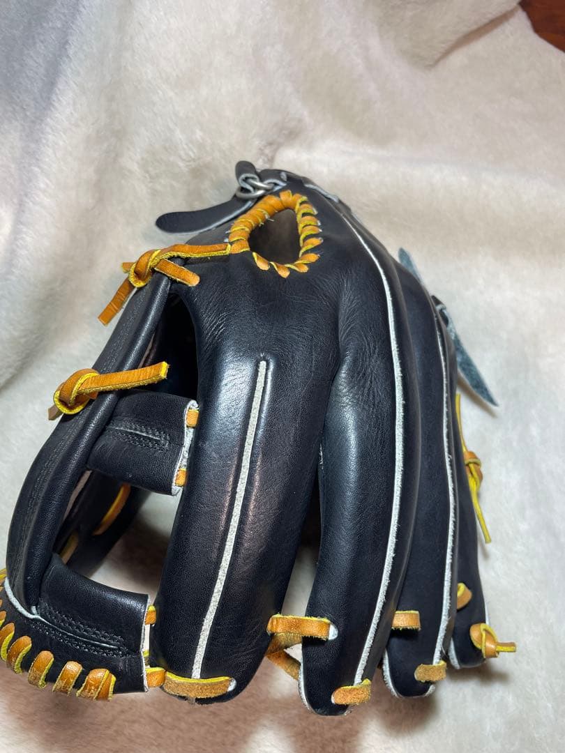 野球　硬式用　グローブ 黒とオレンジ