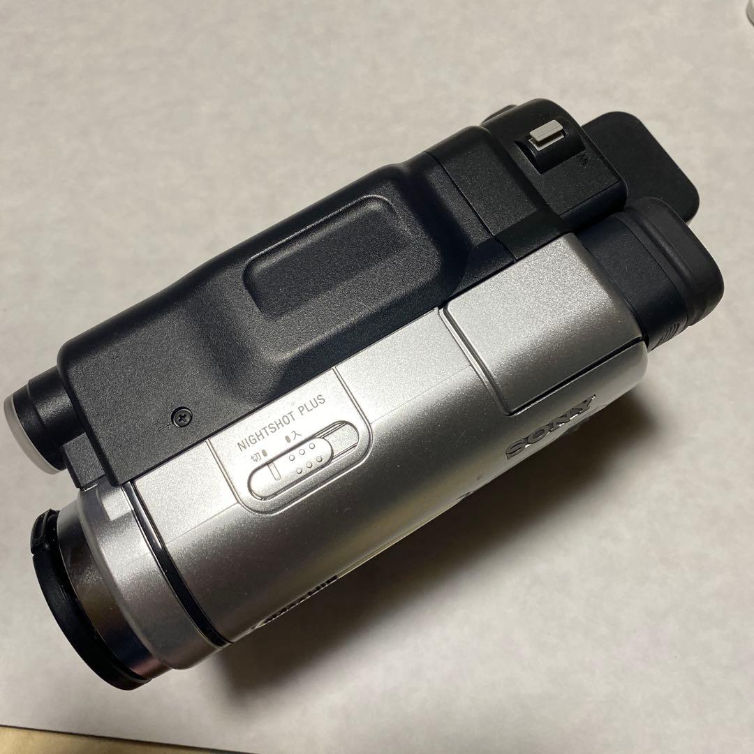 SONY VideoHi8Handycam CCD-TRV126 ①