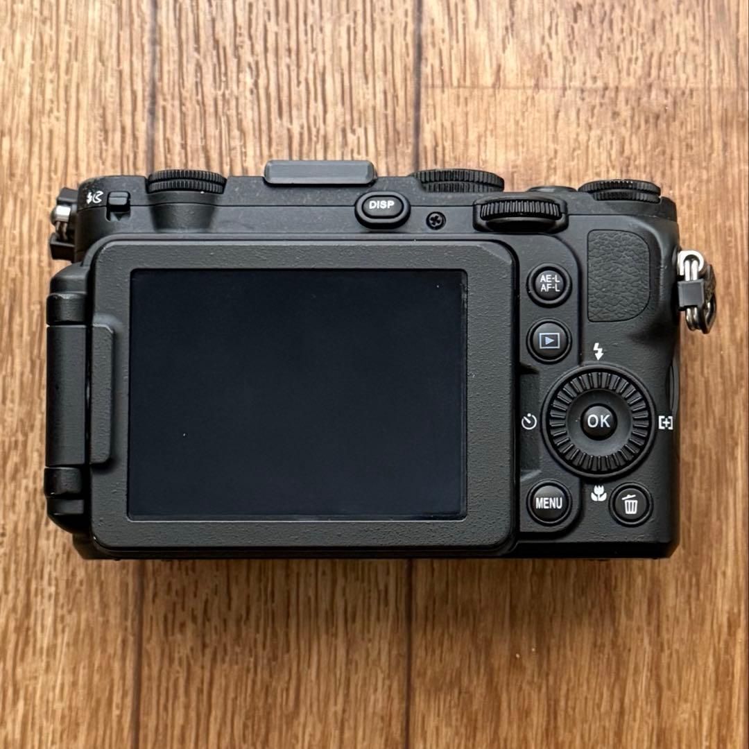 Nikon Coolpix P7700 動作確認済み ラバー剥がれ