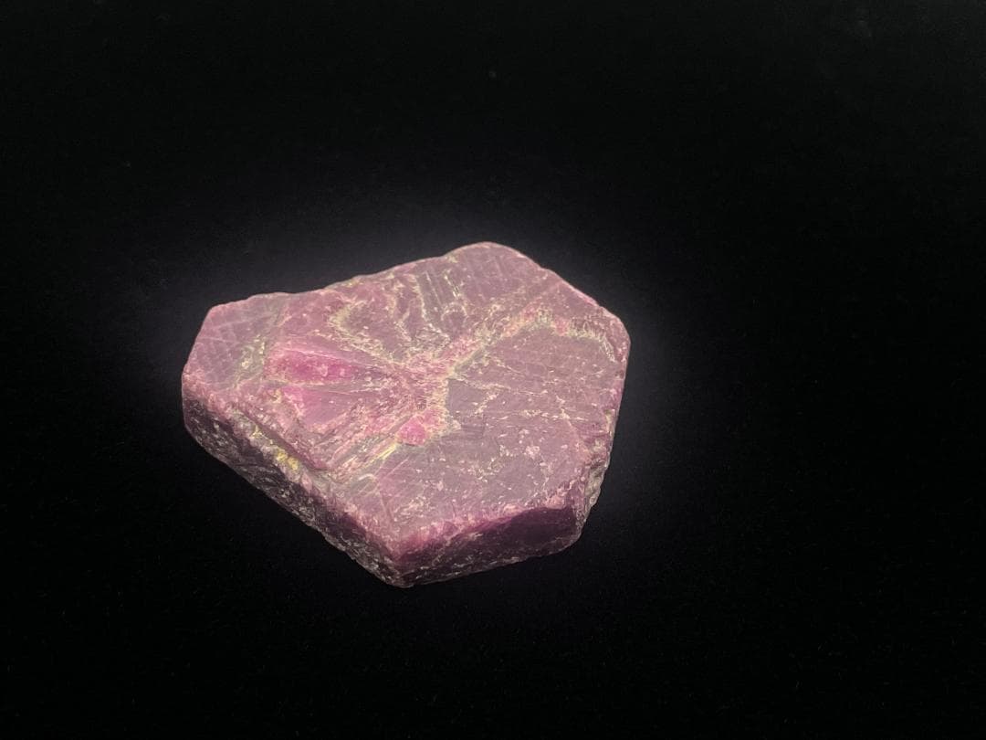 原石（ルビー）