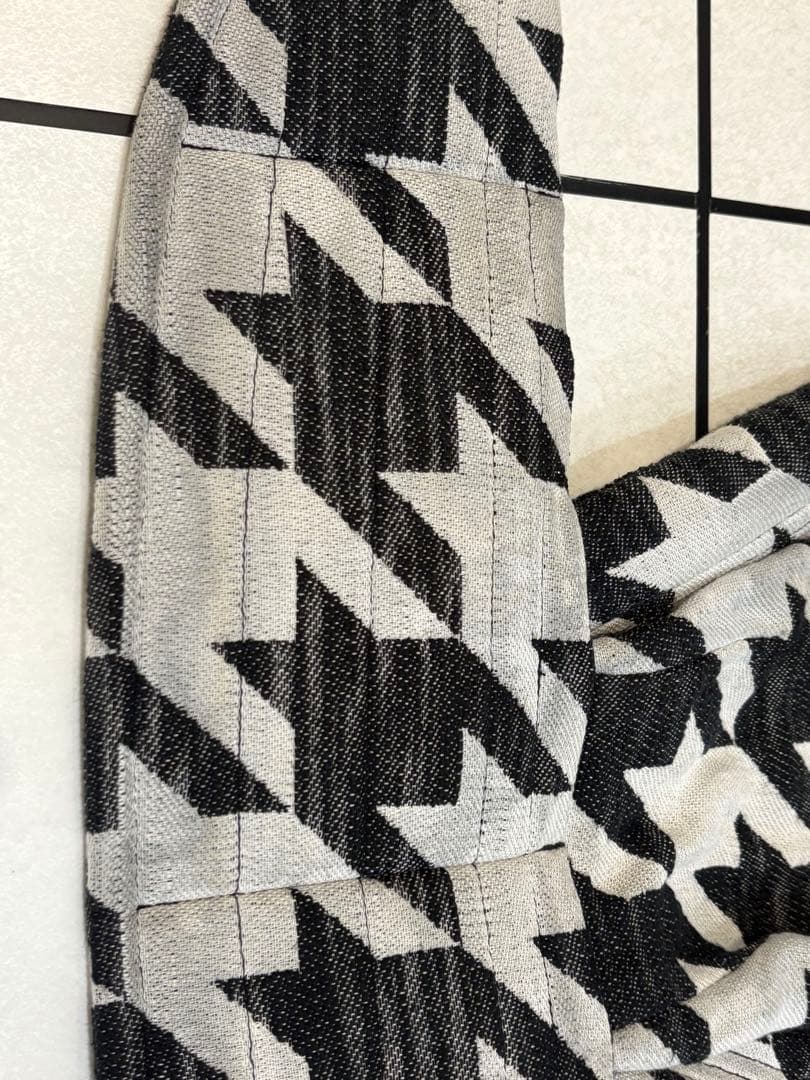 アーティポッペ　抱っこ紐　ザイガイスト　ツイードBW コットン