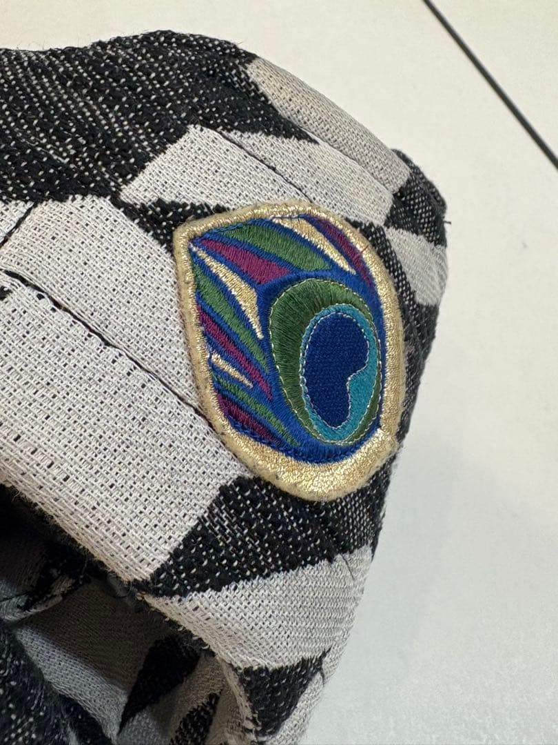 アーティポッペ　抱っこ紐　ザイガイスト　ツイードBW コットン