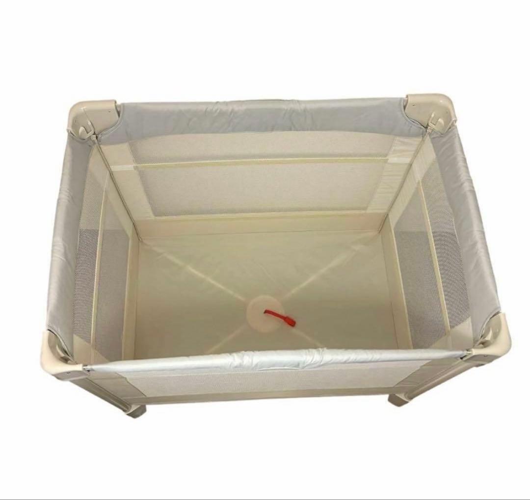 アップリカ　折り畳みベビーベッド ココネルエアー ミルクホワイト