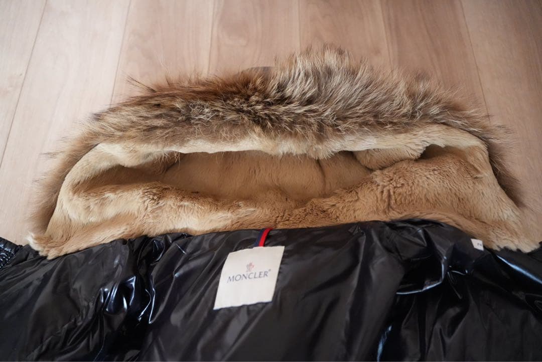 【モンクレール　BULGARIE　ダウンジャケット】