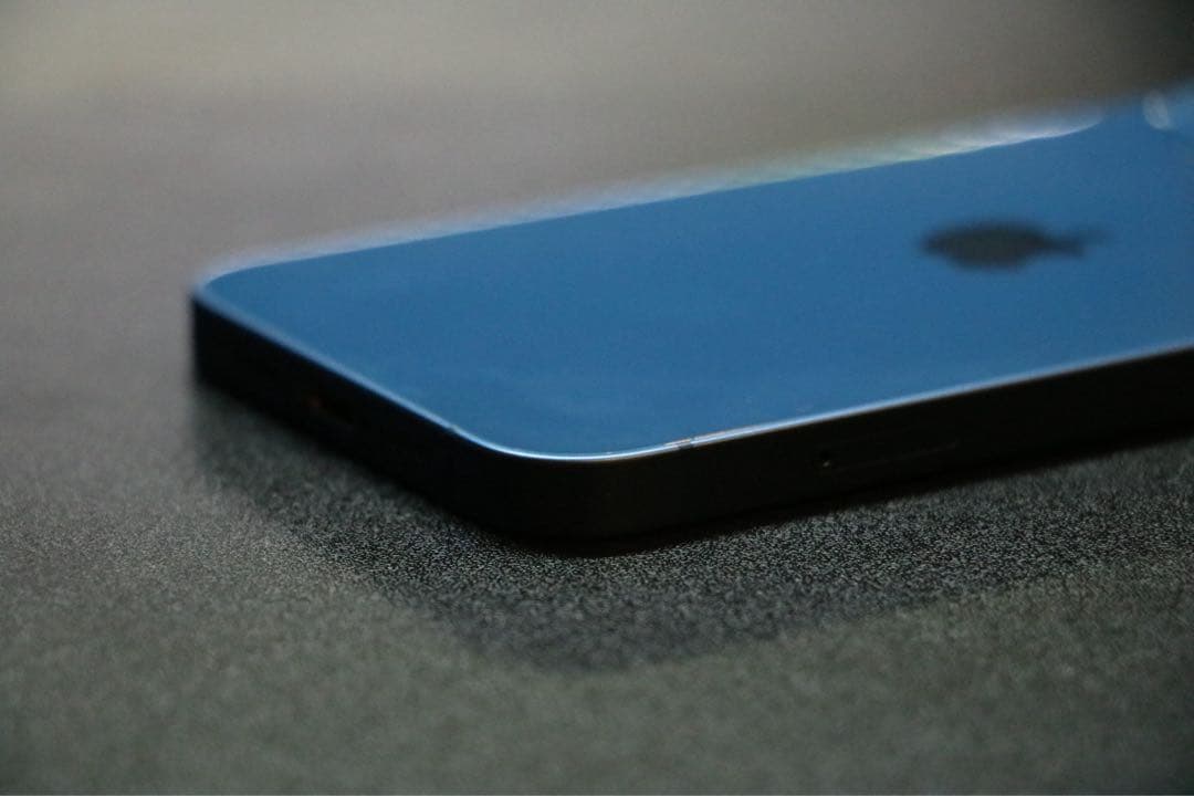 Apple iPhone 13 青色 本体　ケース付き　値下げ不可