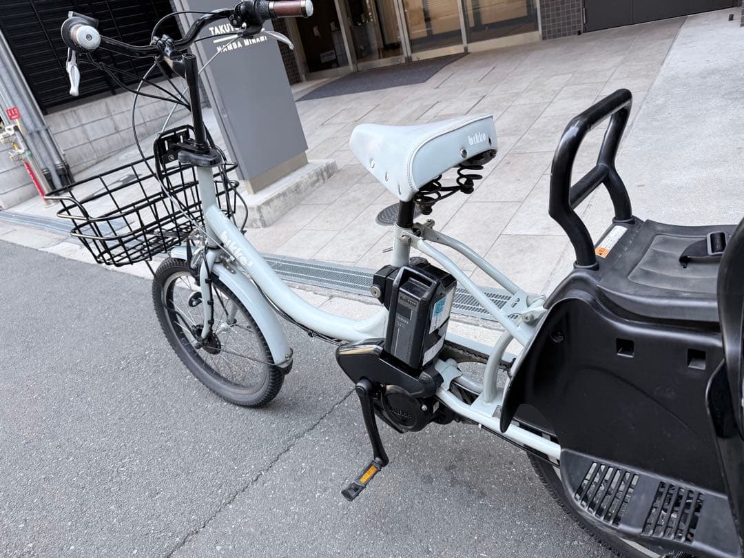 大阪府　子供乗せ　ブリヂストン　電動アシスト自転車 チャイルドシート付き グレー