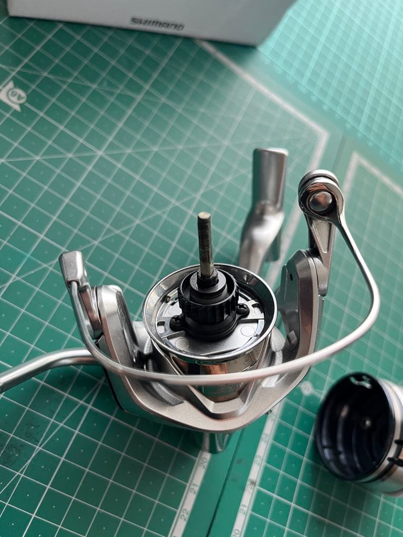 SHIMANO STRADIC19 C3000 スピニングリール