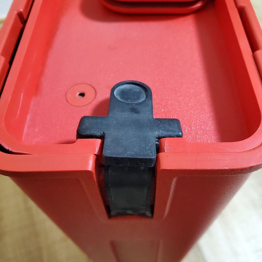 レトロ　Olivetti Valentine タイプライター ケース、説明書付き