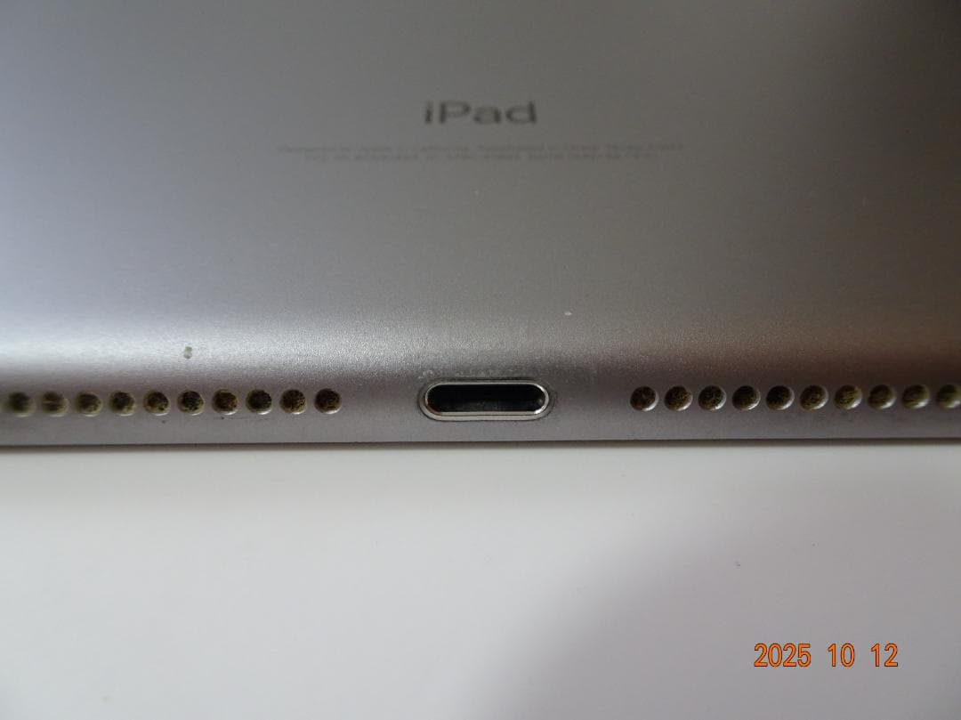 Apple iPad 第6世代　32GB