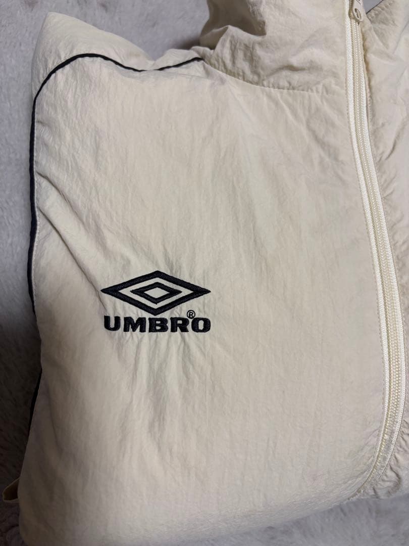 umbroナイロントラックジャケット サッカー アウター ジャージ