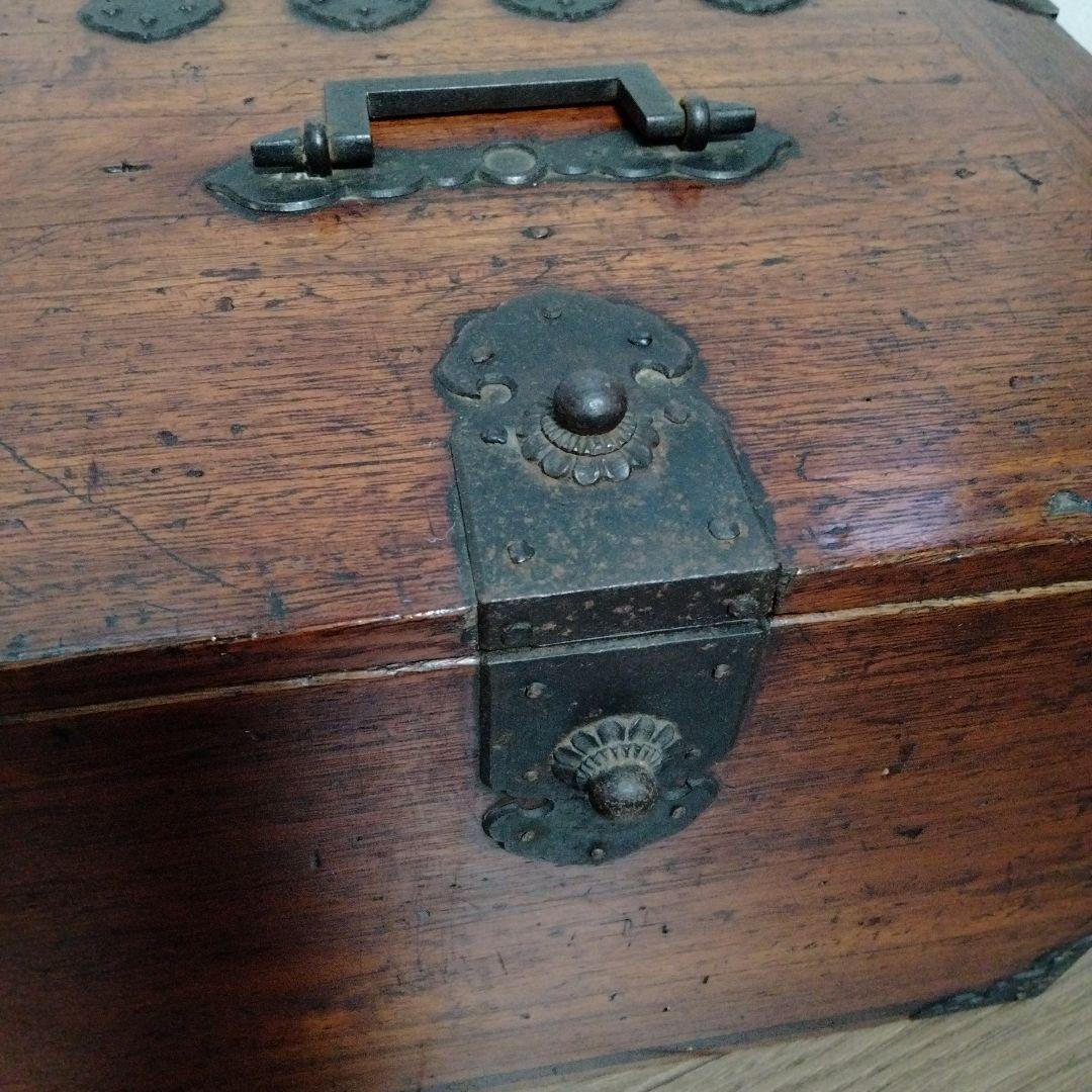 アンティーク手持箪笥 鍵付き、傷み無し