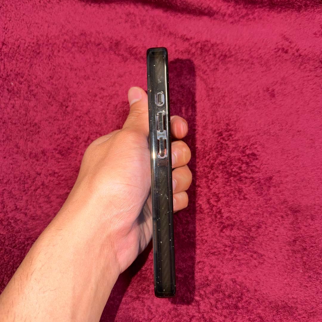 iPhone用ソフトケース 水面の女性 15pro