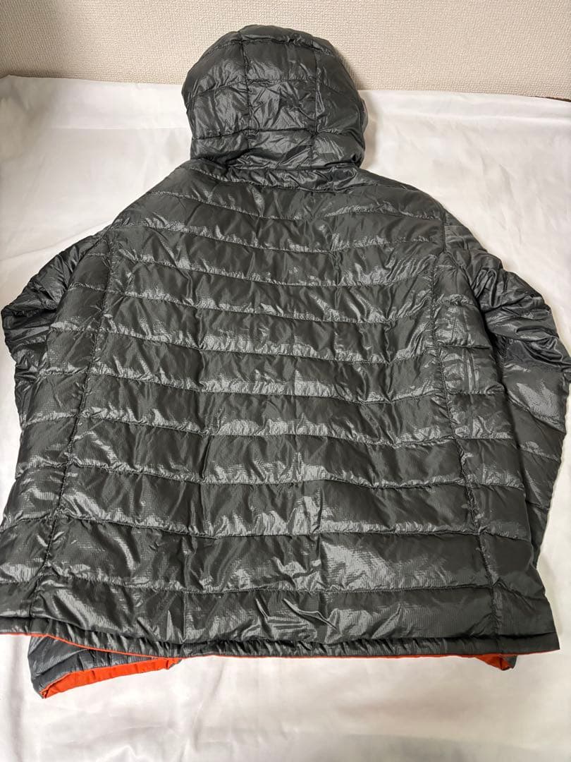 人気モンベル725FP コロラドパーカ　メンズLリバーシブルダウンオレンジグレー