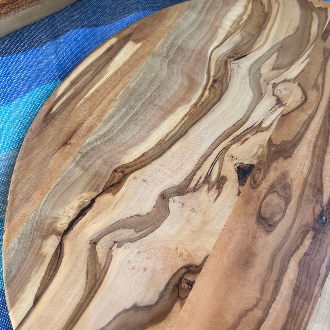 オリーブの木　ピザボード　コロコロと変化する世界　約φ32.5cm