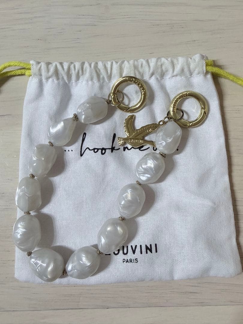 【極美品】LOUVINI ハンドストラップ PETIT ROMY　PEARL