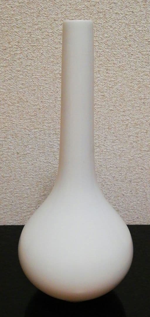 人間国宝　前田昭博作　白磁　長頚　花入　共箱　共布　略歴付　花瓶