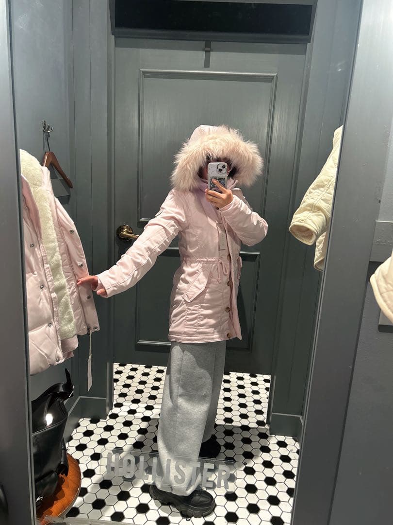 Hollister フェイクファーラインドパーカー 新品未使用