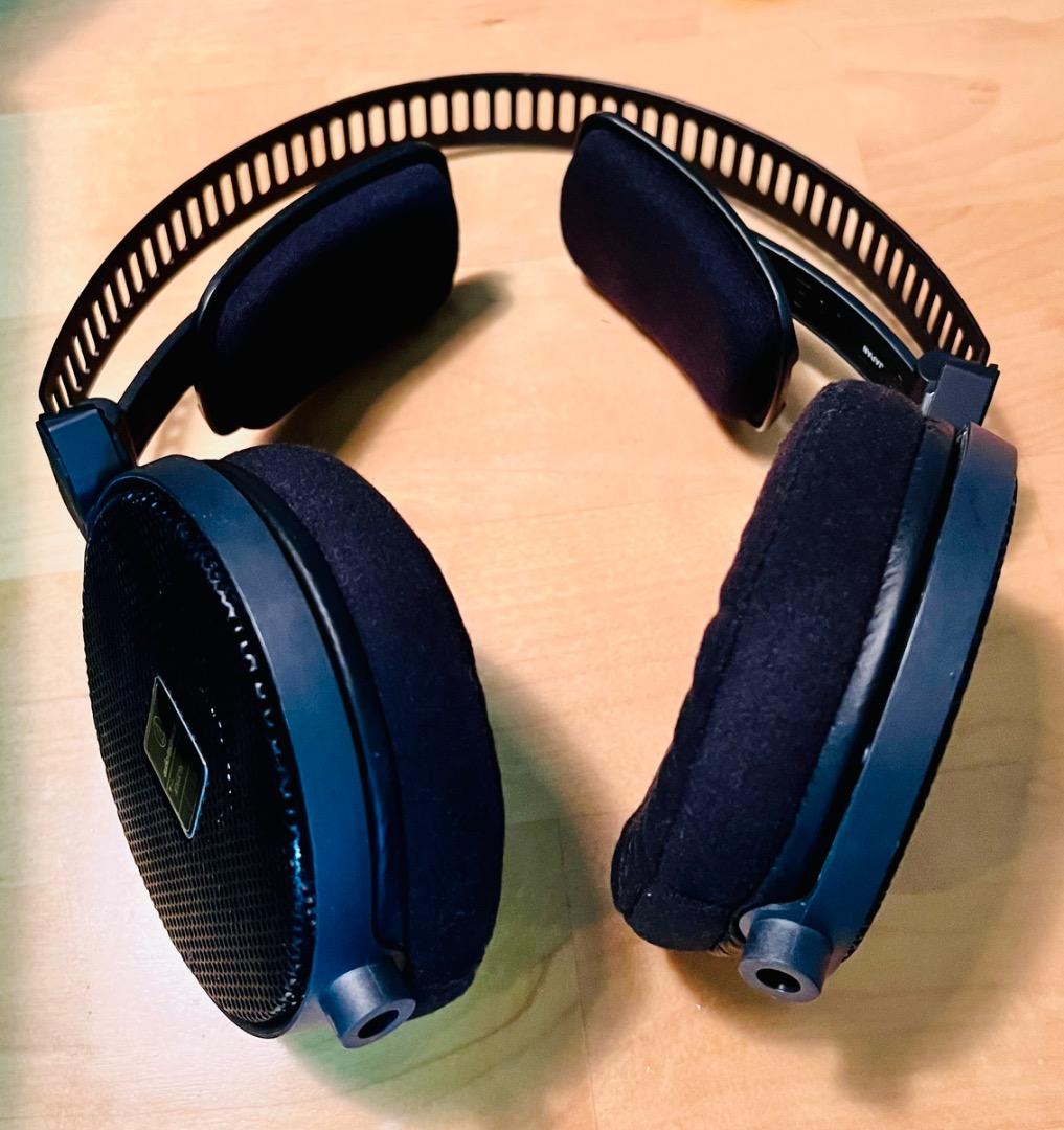 オーディオテクニカ　ATH-R70x 開放型ヘッドホン超美品ヘッドホンフック付！