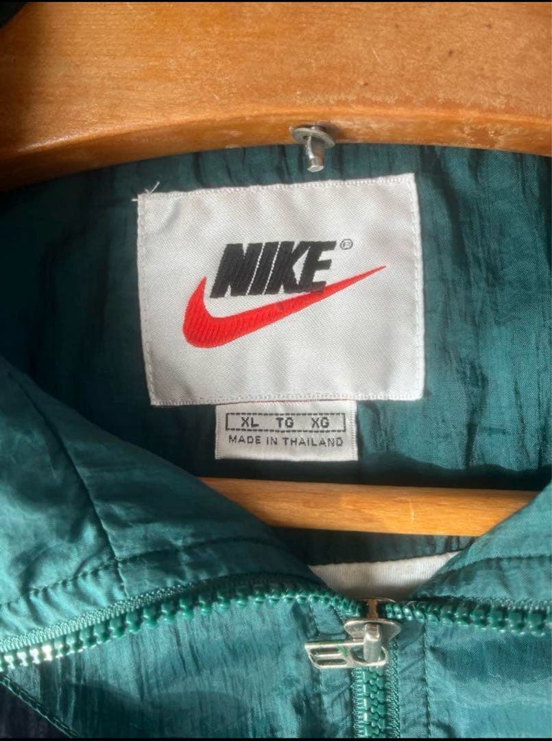 NIKE ナイキ 　ナイロンジャケット 90's古着　XL刺繍　銀タグ メンズ