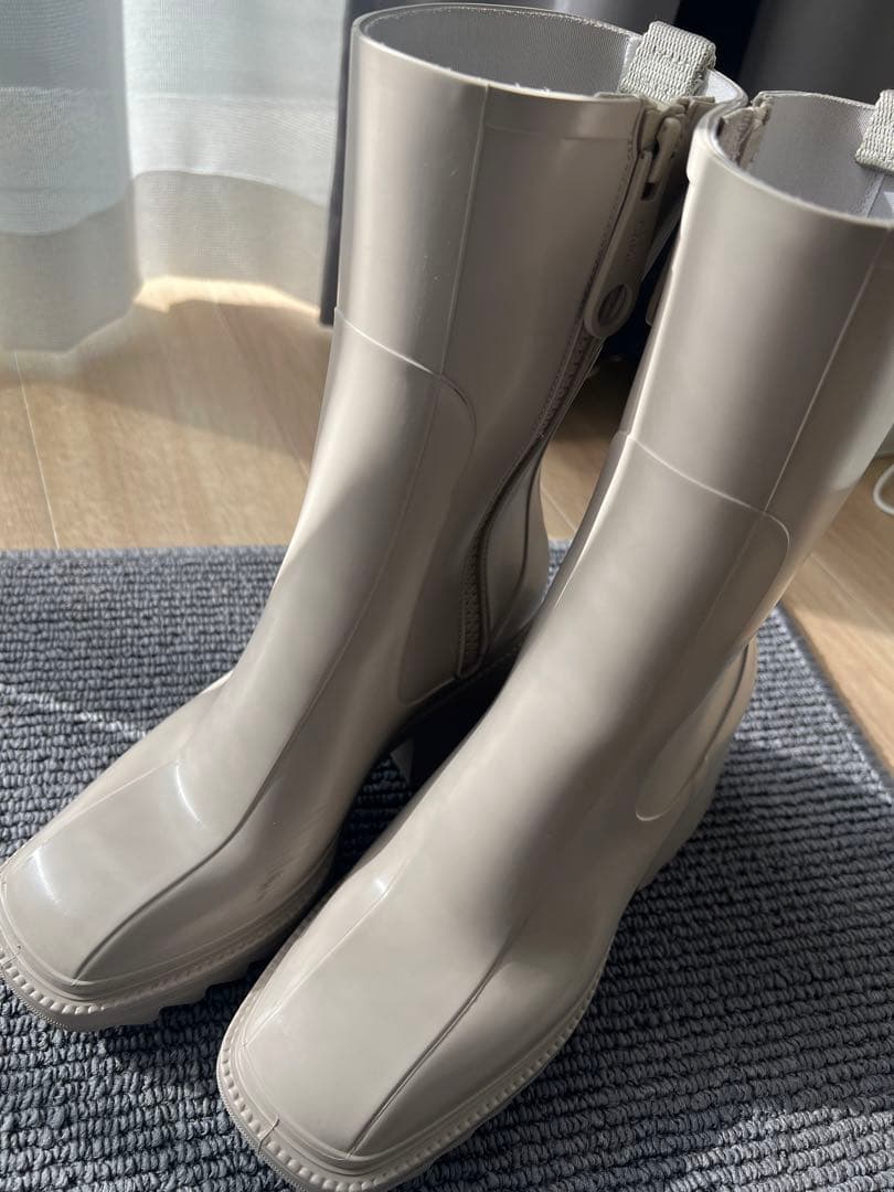 Chloé BETTYレインブーツ(ベージュ)