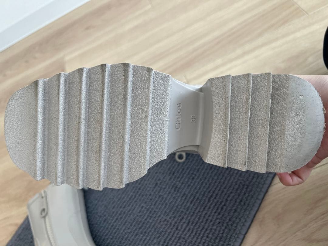 Chloé BETTYレインブーツ(ベージュ)