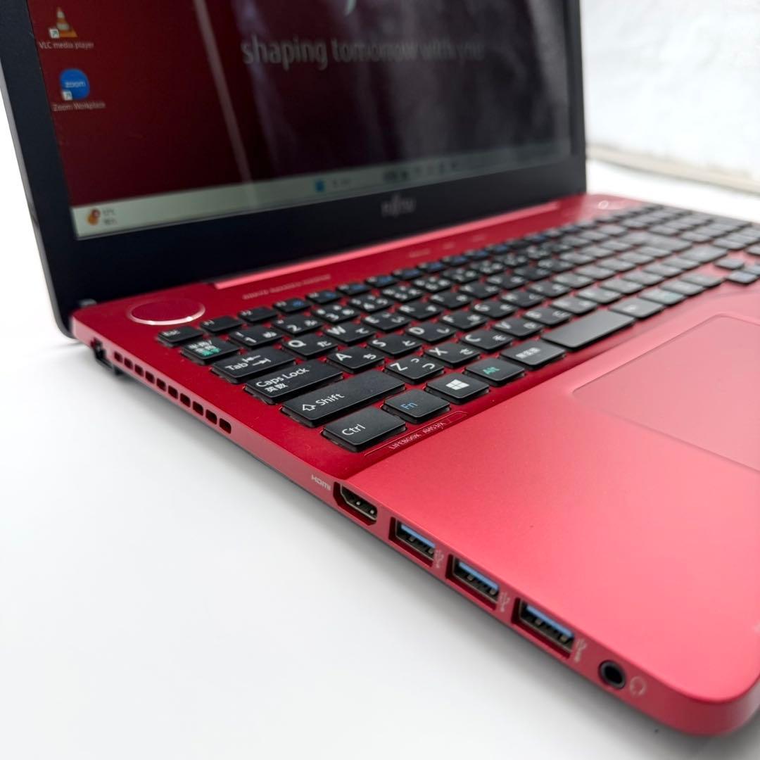 美品 富士通 ノートPC i7搭載 新品SSD512 Blu-ray FHD