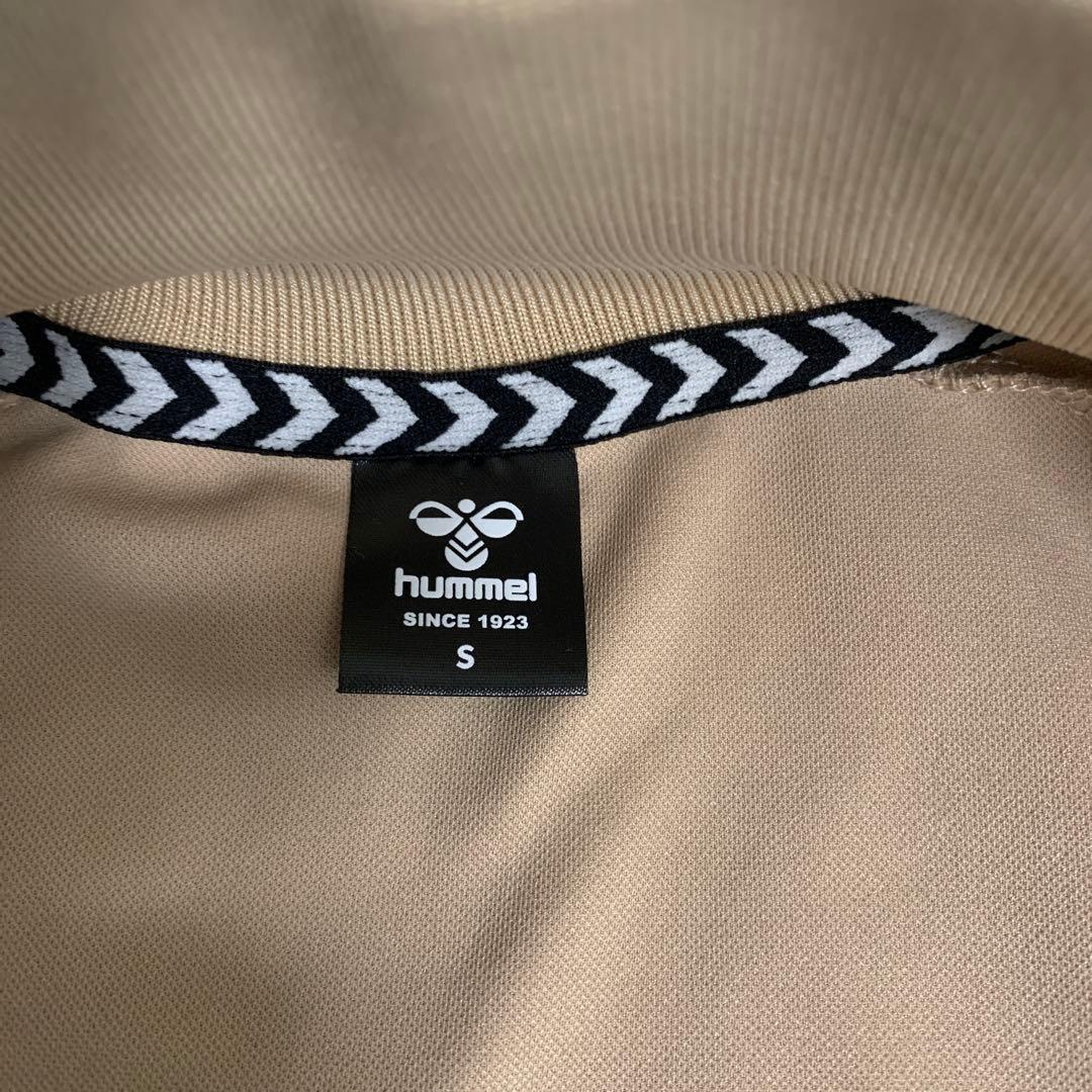 新品未使用‼︎ hummel ベージュ ハイネックジャージ