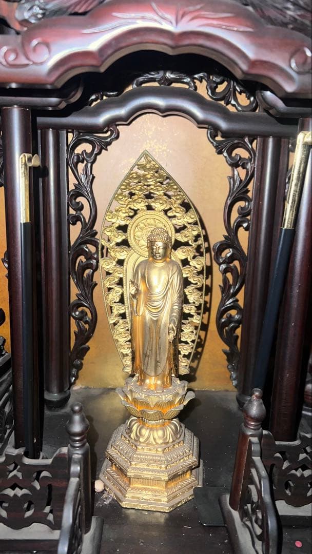 伝統的な日本仏壇です