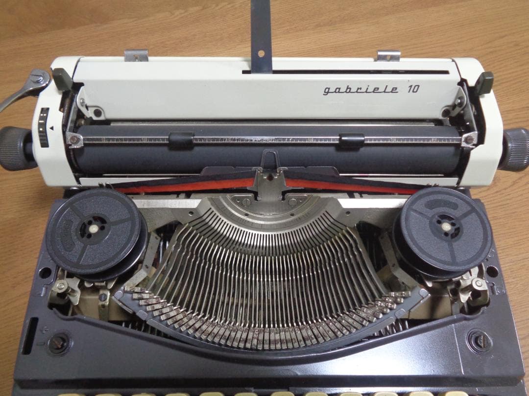 完動品　TRIUMPH gabriele 10 トライアンフタイプライター