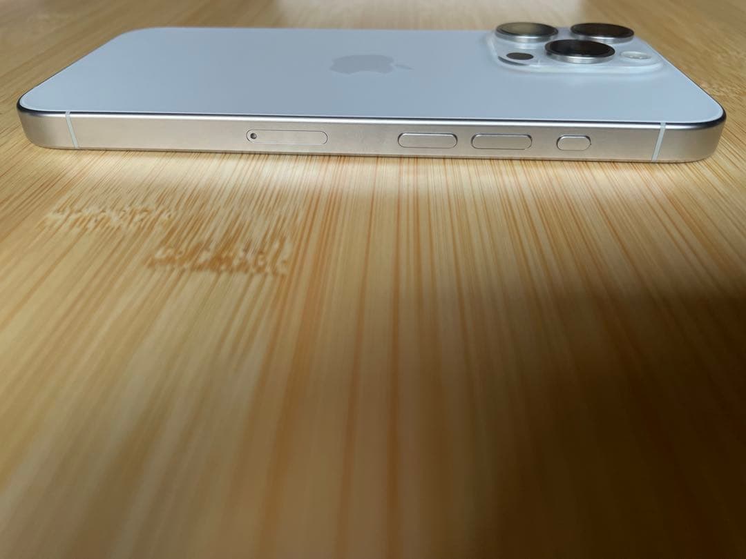 Apple iPhone 15Pro 256GB ホワイトチタニウム