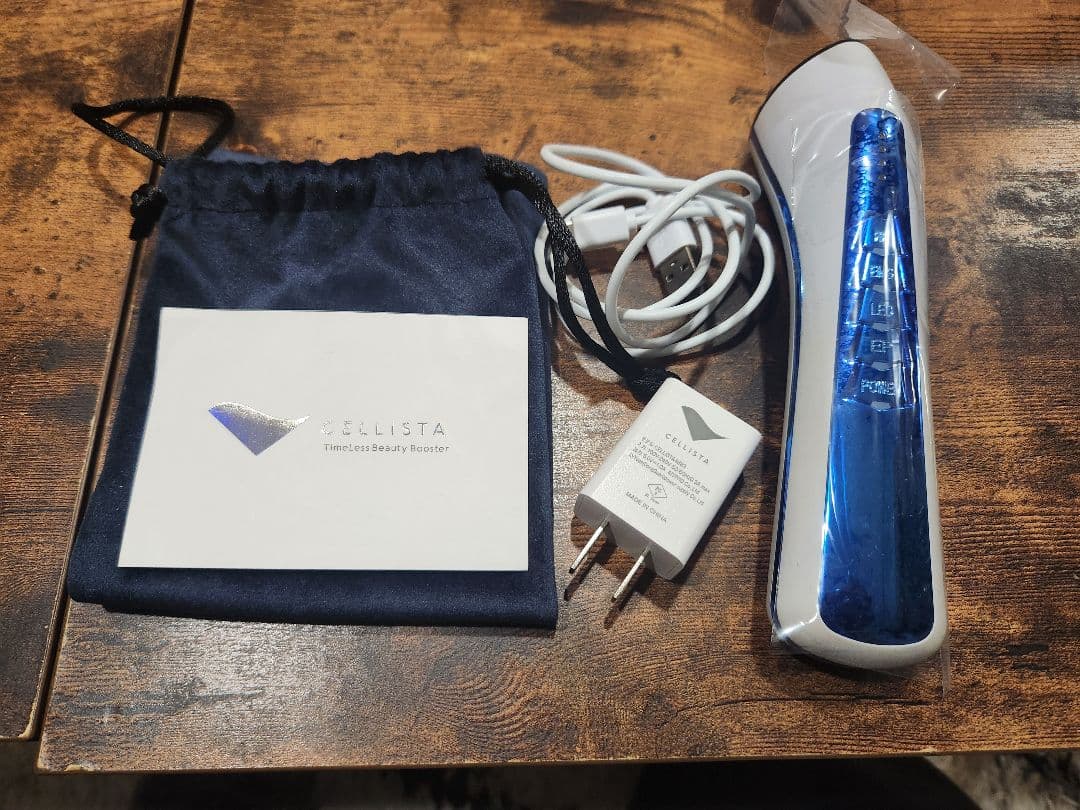 CELLISTA 美顔器 充電器・収納袋付き　定価59,800円（税込）