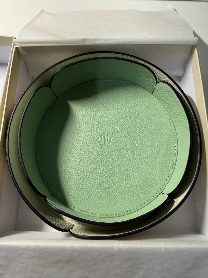 新品・未使用【ROLEX（ロレックス）レザー製のトレイ２種セット】