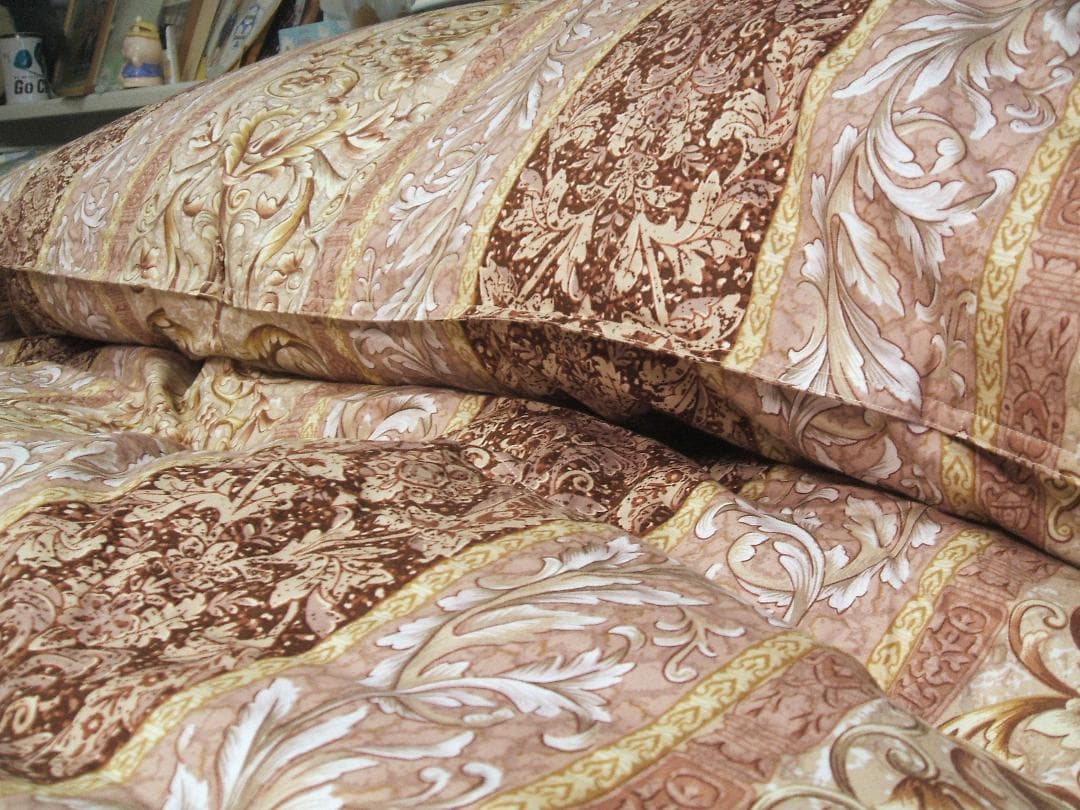 在庫限定激安価格！新品＊ロイヤル＊フランス９３％＊増量１，３キロ＊羽毛布団ＳＰ