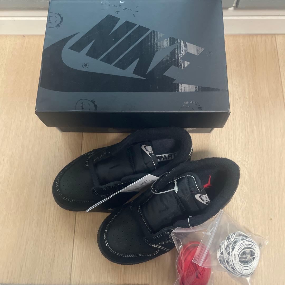トラヴィススコット　エアジョーダン1 ブラックファントム