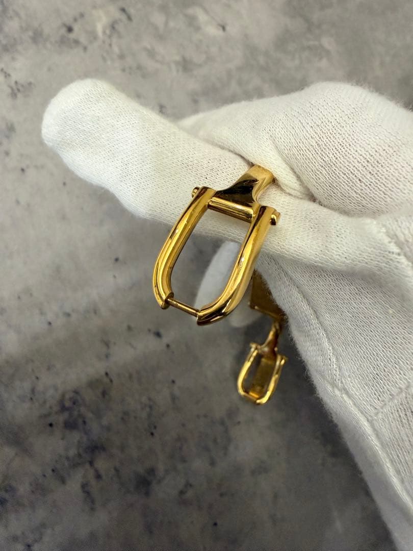 GUCCI レディース　時計　ゴールド