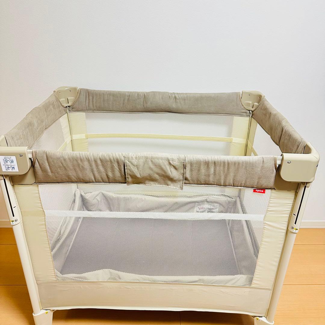 アップリカ ココネルエアープラス 66044 ベビーベッド シュークリーム