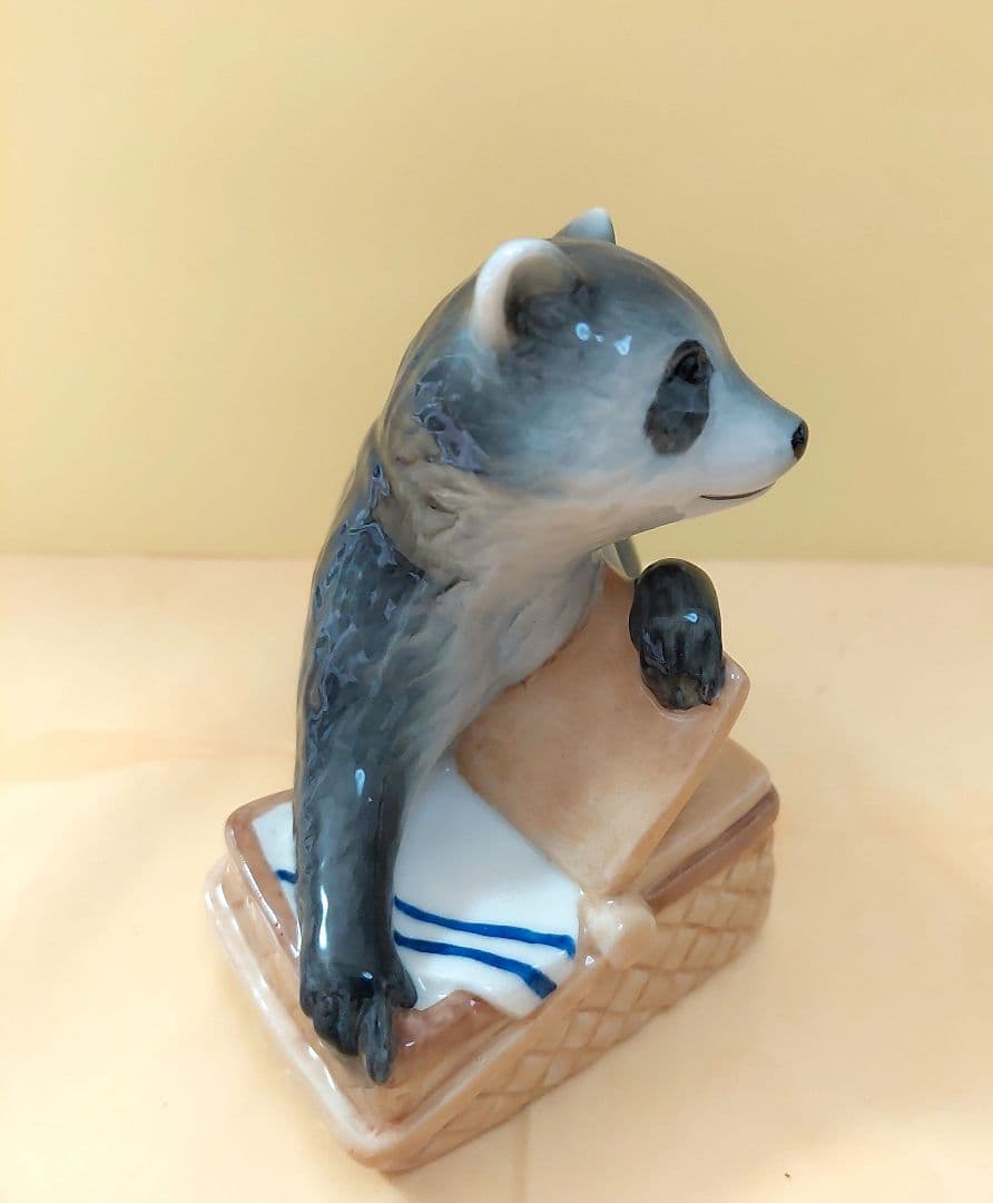 お値下げ！【  コペンハーゲン】アライグマ　籠b