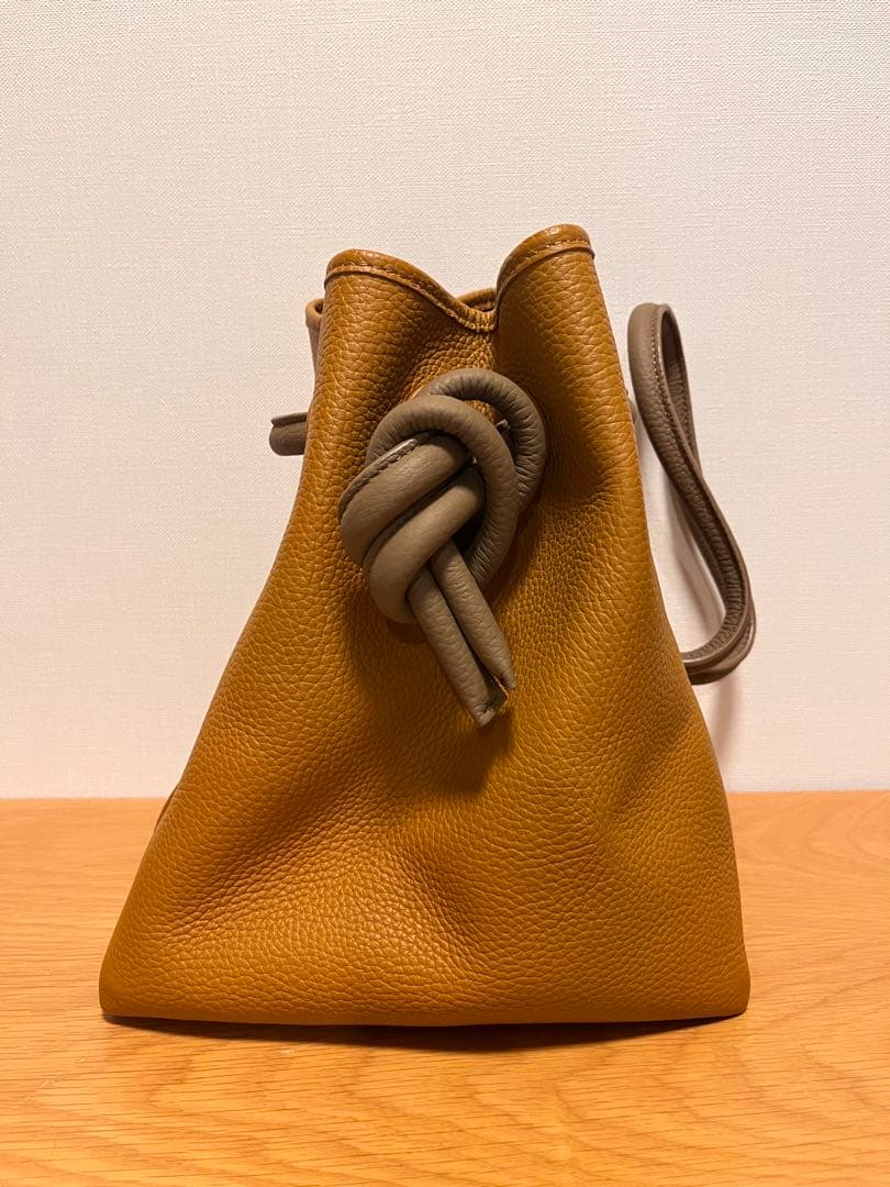 【美品】vasic bond (キャメル色) 付替ストラップ／専用底敷き付